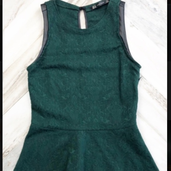 Top - Picture 2 of 2